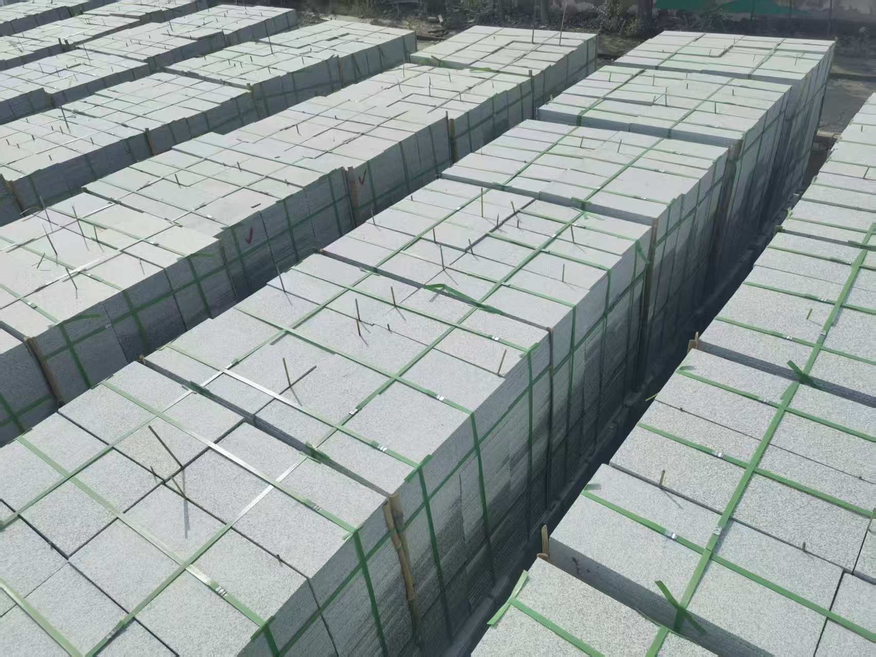 抚顺 芝麻白1.8公分火烧300*600地铺，清仓大甩卖