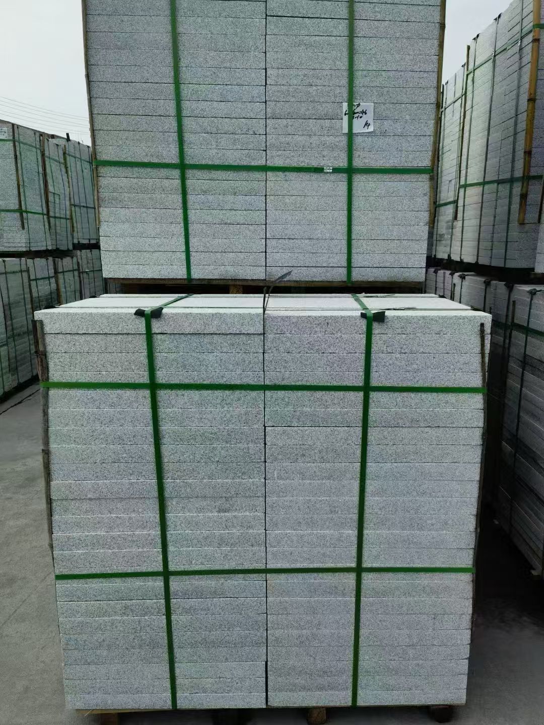 抚顺 火烧面地铺石，街道广场园林市政工程板，1.8~5.0厚均有现货