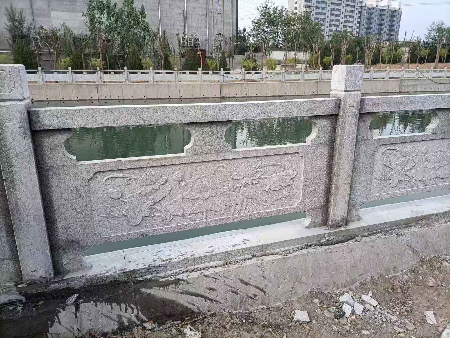 抚顺 芙蓉白大花桥梁、河道，石材栏杆、围栏、护栏