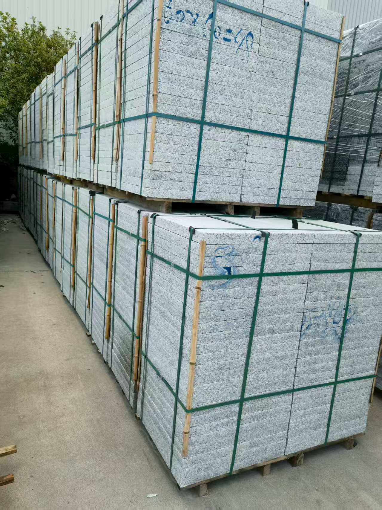 抚顺 大花芙蓉白火烧成品，市政园林广场地铺石