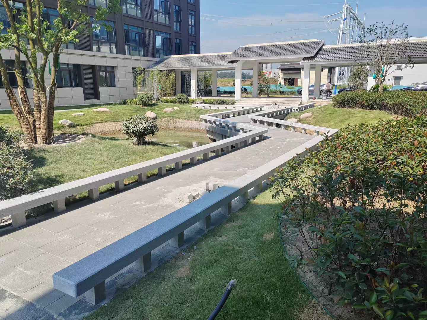 抚顺 芝麻灰小区坐凳&栏杆安装效果